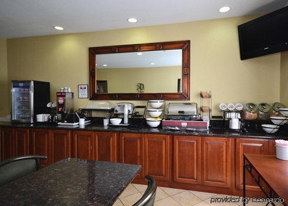 Super 8 By Wyndham Great Bend Hotel Restaurante foto