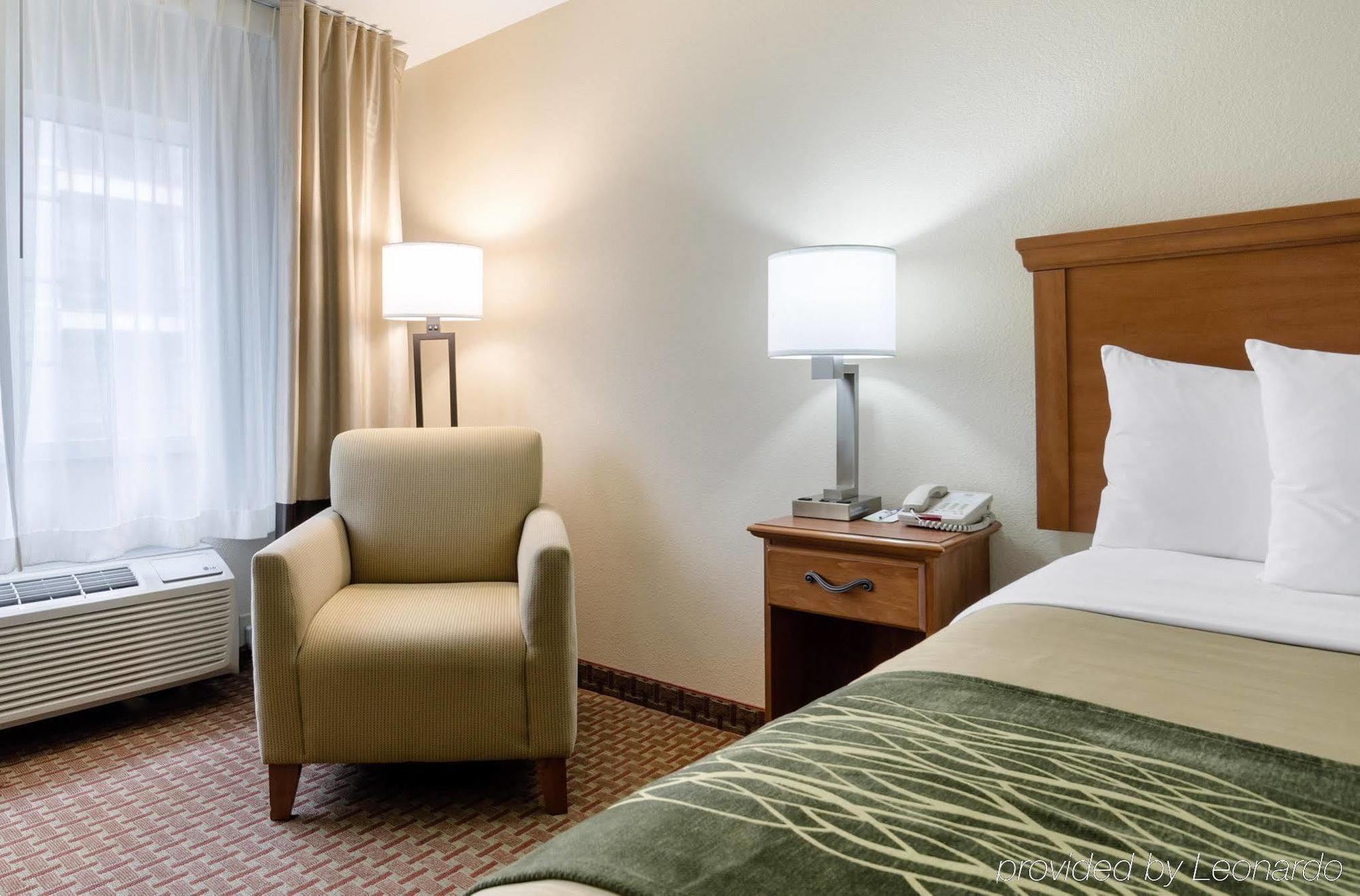 Super 8 By Wyndham Great Bend Hotel Exterior foto