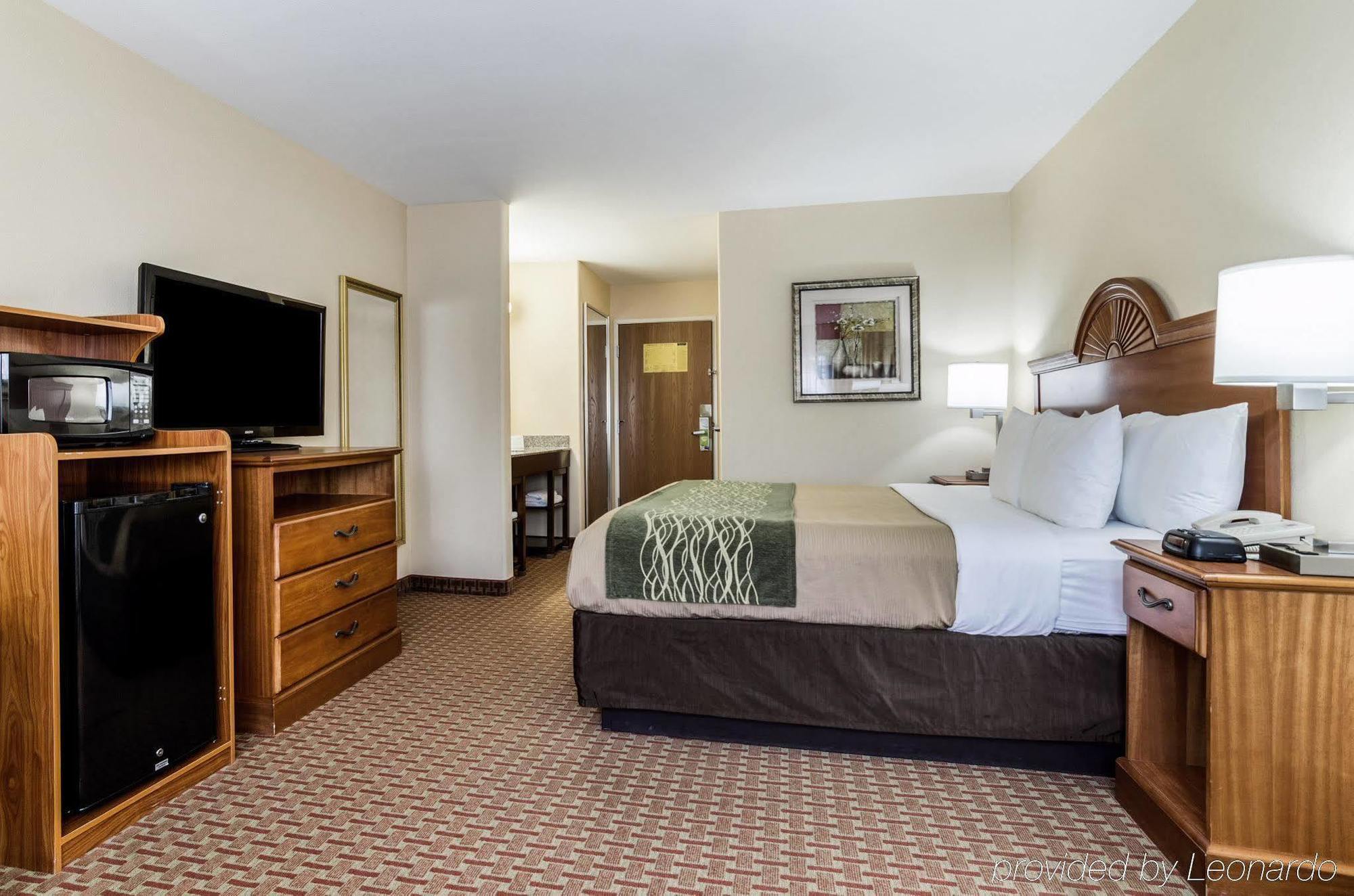 Super 8 By Wyndham Great Bend Hotel Exterior foto
