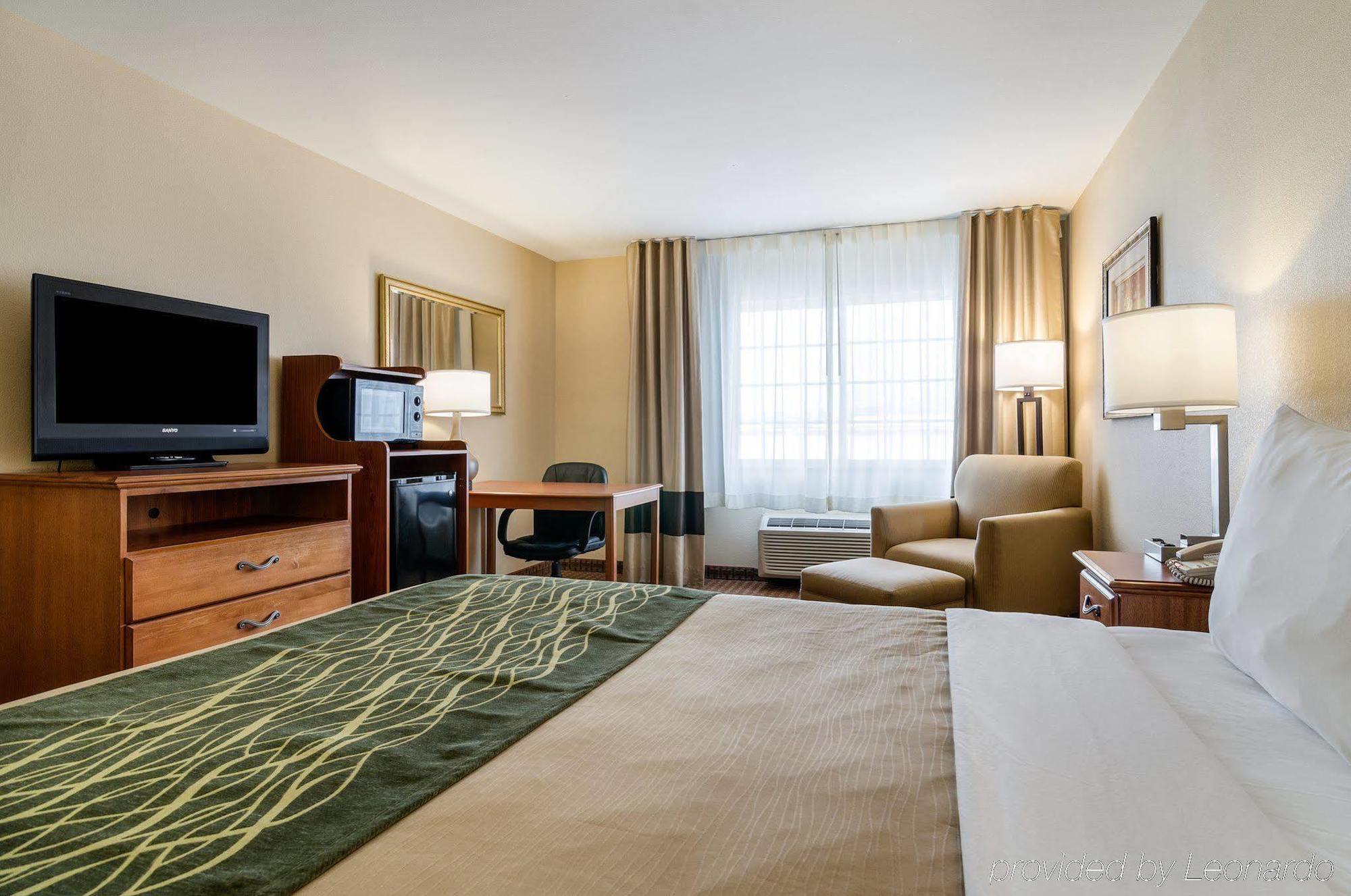 Super 8 By Wyndham Great Bend Hotel Exterior foto