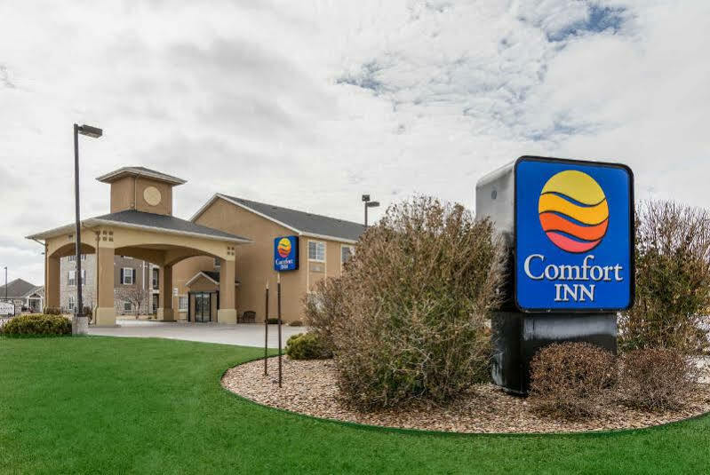 Super 8 By Wyndham Great Bend Hotel Exterior foto