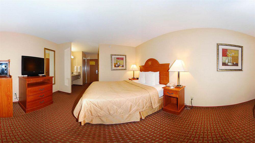 Super 8 By Wyndham Great Bend Hotel Exterior foto